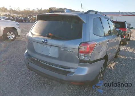 2017 Subaru Forester 2.5I Premium z USA, uszkodzony, nr VIN JF2SJAEC9HH485462